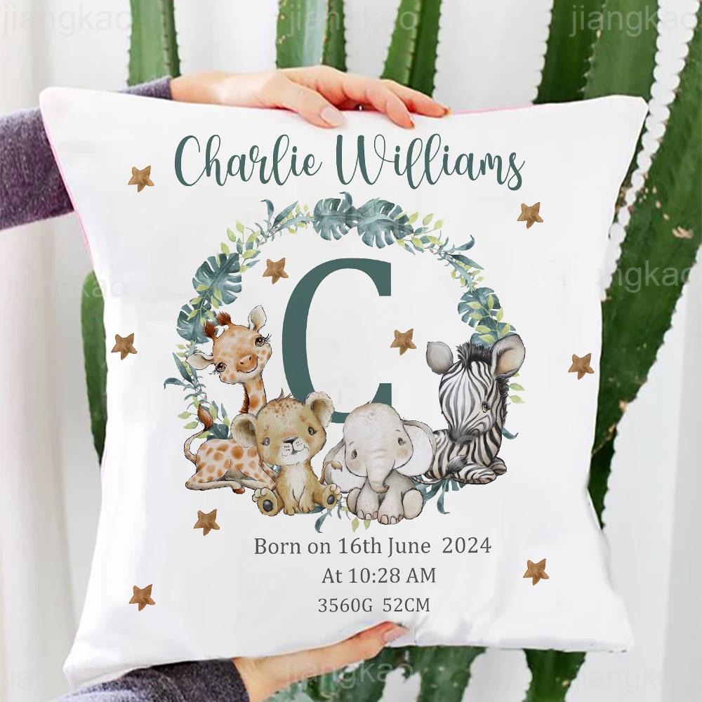 Baby Nursery In Hospital - Personalizado safari animal com nome fronha
